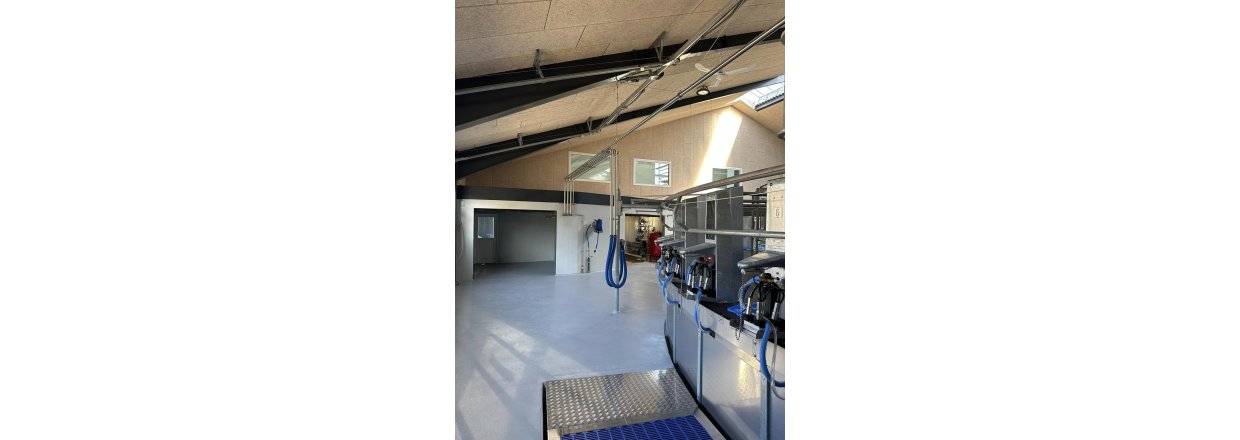 50 pladsers BouMatic Streamline karrusel med viewpoint, Escorter suprme og kodriver 