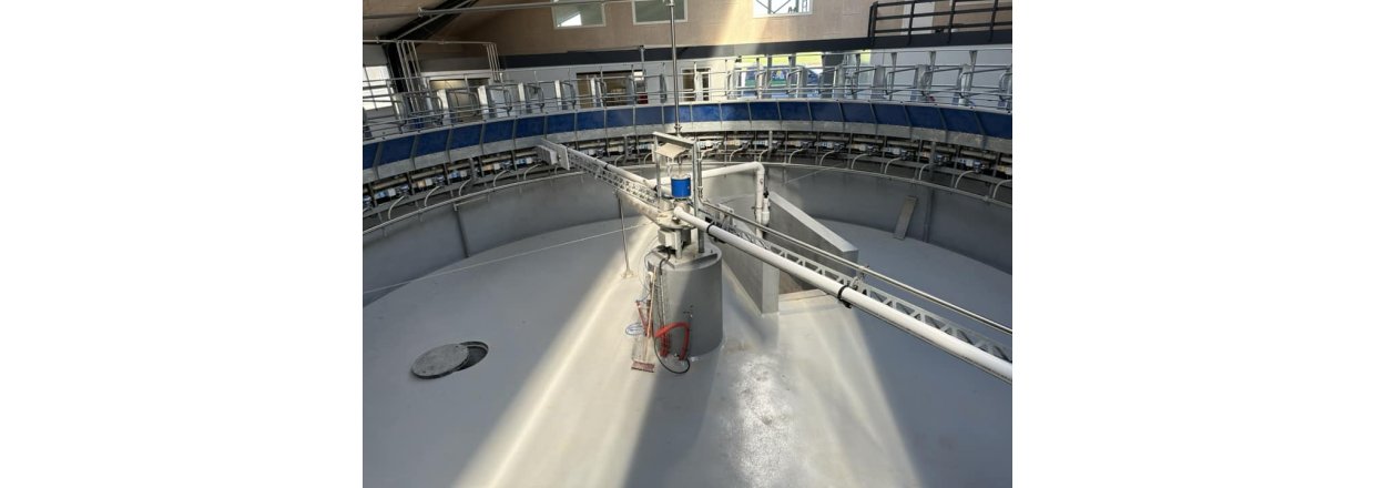 50 pladsers BouMatic Streamline karrusel med viewpoint, Escorter suprme og kodriver 