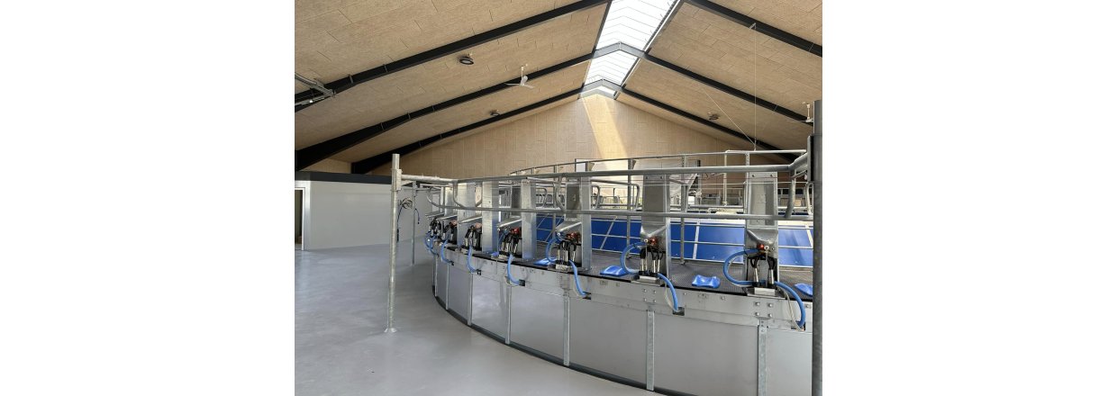 50 pladsers BouMatic Streamline karrusel med viewpoint, Escorter suprme og kodriver 